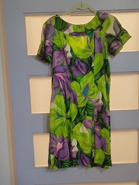 Vintage Alice Polynesian Hawaiin Green and Purple Floral Women's Dress
